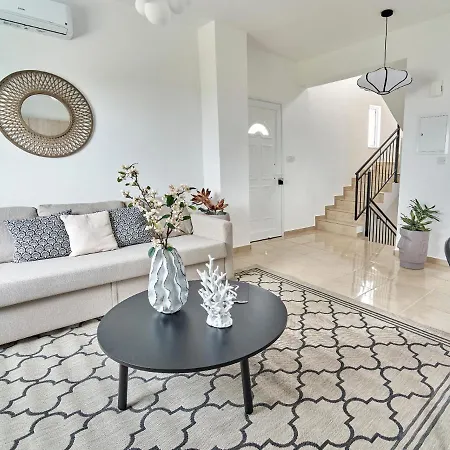 Luxurious Mountain Villa For Up To Ten People With Private Pool Just For You Villa *